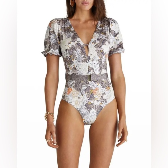 Women’s AQUA BLU Kismet Sophia One Piece short sleeve swimsuit. Size US 10 - Picture 1 of 12